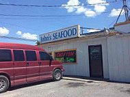 John's Seafood outside