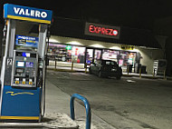 Exprezo Miami Gardens Valero outside