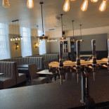The Pilot Pub Dentro