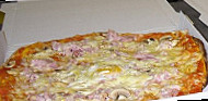 Régal Pizza food