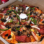 Round Table Pizza food