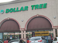 Dollar Tree outside