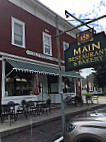 158 Main Restaurant and Bakery inside