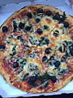 Pauli Pizza food