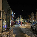 The West End Tavern outside