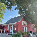 Apple Barn Dentro