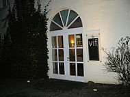 vif das kleine Restaurant outside