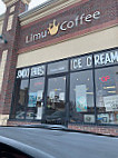 Limu Coffee outside