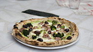 Can Pizza Badalona food