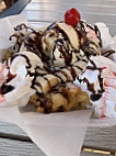 Braud's Funnel Cake Cafe food