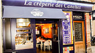 La Crêperie des Canettes inside