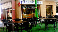 Pizzaonna inside