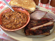 Ken's B-que food