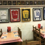 Cliffy's Cafe Dentro