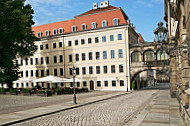 Cafe Vestibül (im Kempinski Taschenbergpalais) outside