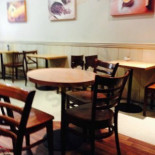 Shaul Bakery Dentro