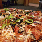 Round Table Pizza food