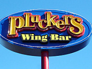 Pluckers Wing Bar inside