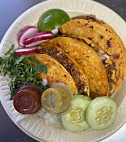 Tacos 2 Compadres inside