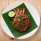 Mee Sotong Nisha inside