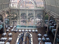 Tea At The Royal Opera House outside