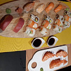 Le Comptoir Du Sushi food