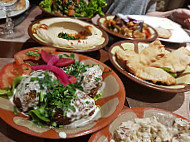 Au Petit Libanais food