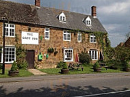 Gate Inn Brailes outside