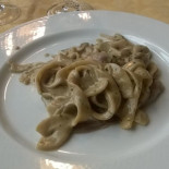 Maneggio E Lo Sperone Nourriture