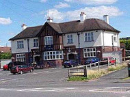 The Littleton Arms outside