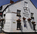 The Stocks outside