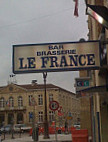 Le Bistrot des Halles outside