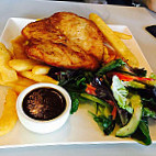 Iluka Tavern food