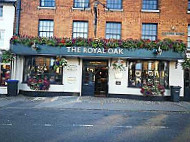 The Royal Oak outside