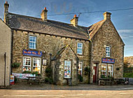 The Belted Will Inn outside