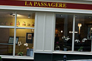 La Passagere outside