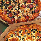 Round Table Pizza food