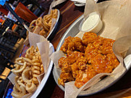 Hooters food