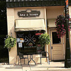 Karyn's Java & Scoops inside