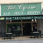 Le Cyrano inside