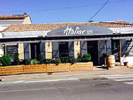 L'Atelier 115 outside