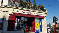 Le Café Crème outside