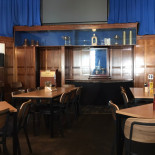 Wurst & Stein Dentro