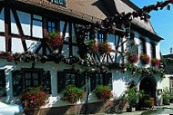 Pfalzer Landhotel Heinrich outside