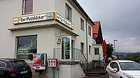 Der Pizzabäcker outside