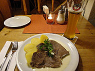 Augustinerkeller food