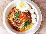 Mee Kari Kak Noor food