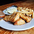 Revere's Wells Street Tavern food