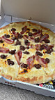 Cucuron Pizza food