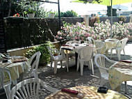 Le Pont Van Gogh food